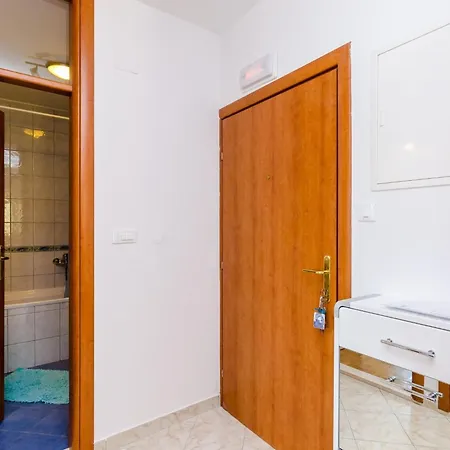 公寓 Ana - One Bedroom With Balcony *
