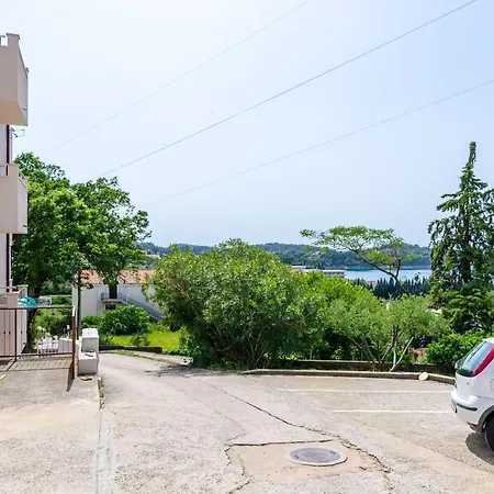 Ana - One Bedroom With Balcony