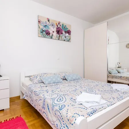 Appartement Ana - One Bedroom With Balcony