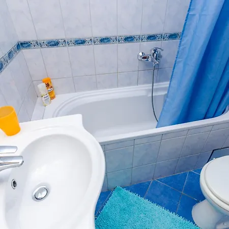 Apartamento Ana - One Bedroom With Balcony *