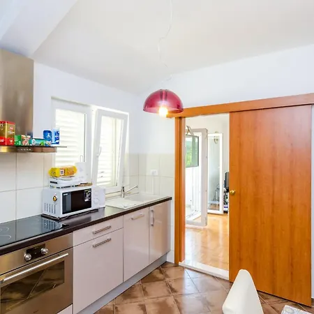 Ana - One Bedroom With Balcony Apartment *