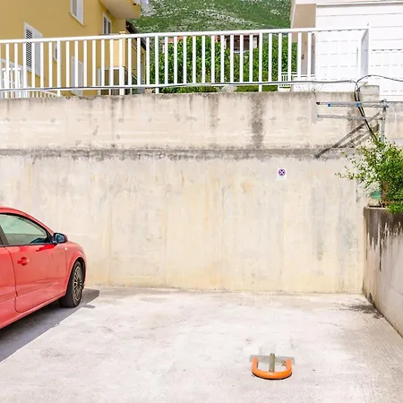 Ana - One Bedroom With Balcony