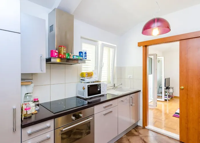 Ana - One Bedroom With Balcony 아파트 *