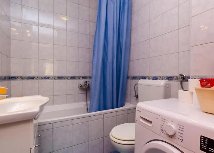 Apartamento Ana - One Bedroom With Balcony *